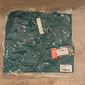 oiselle Racerback Flyout Tank New with Tags. Green 8.